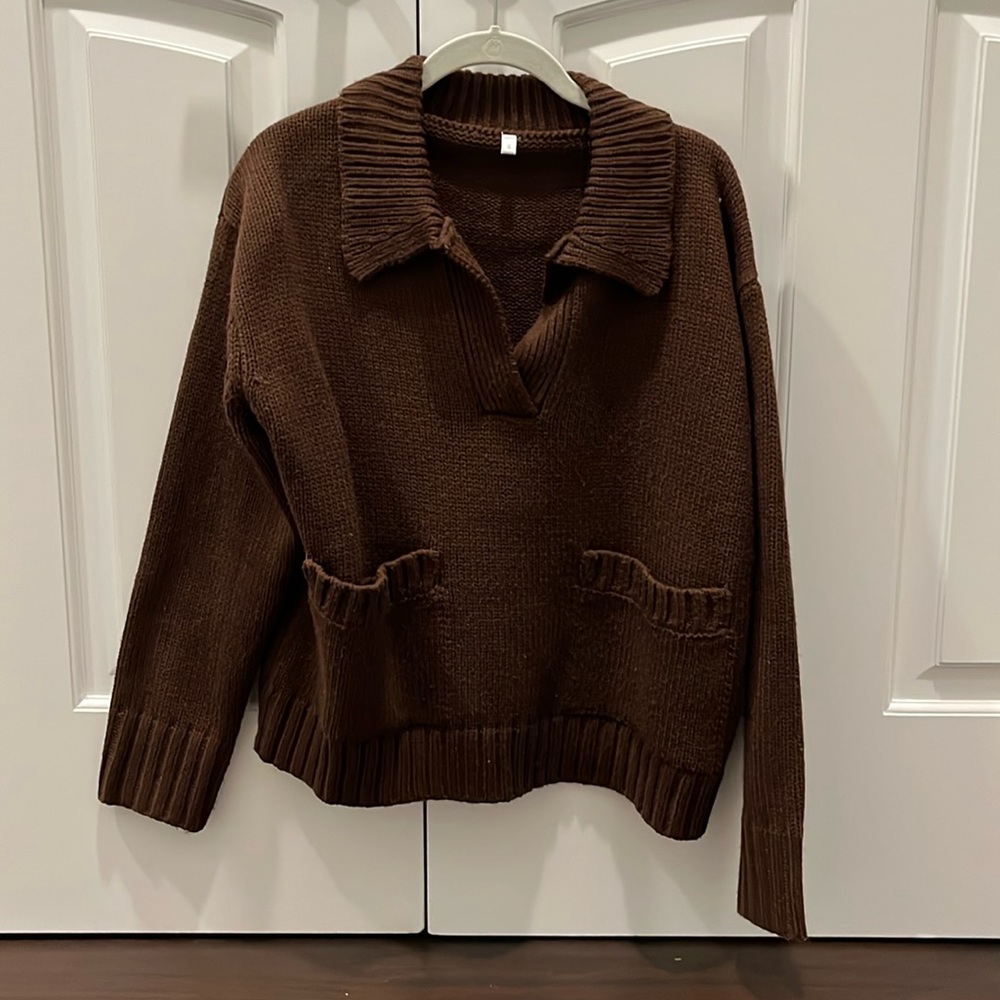 Oversized brown collared sweater